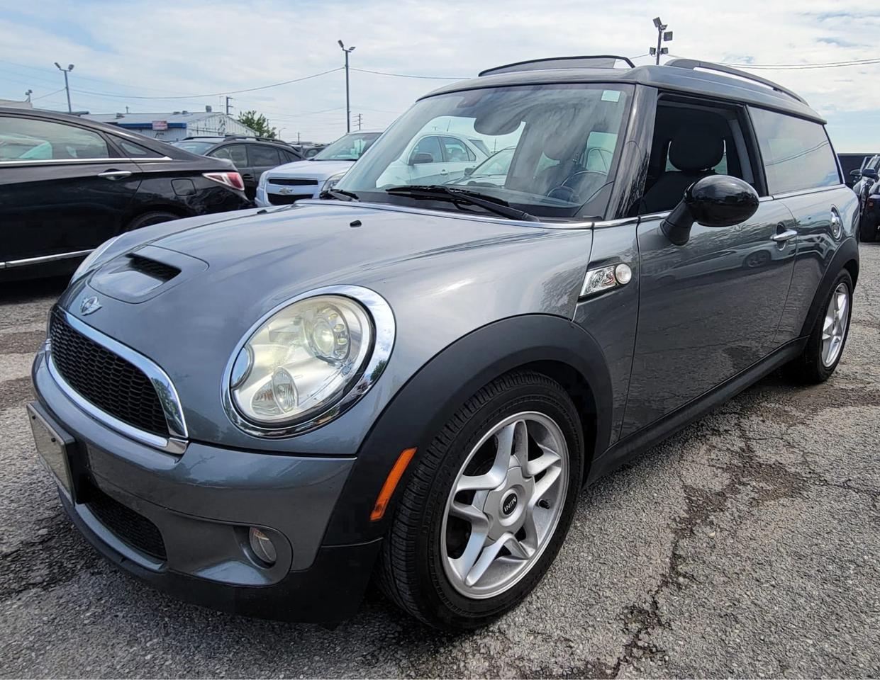2010 MINI Cooper Clubman S Photo