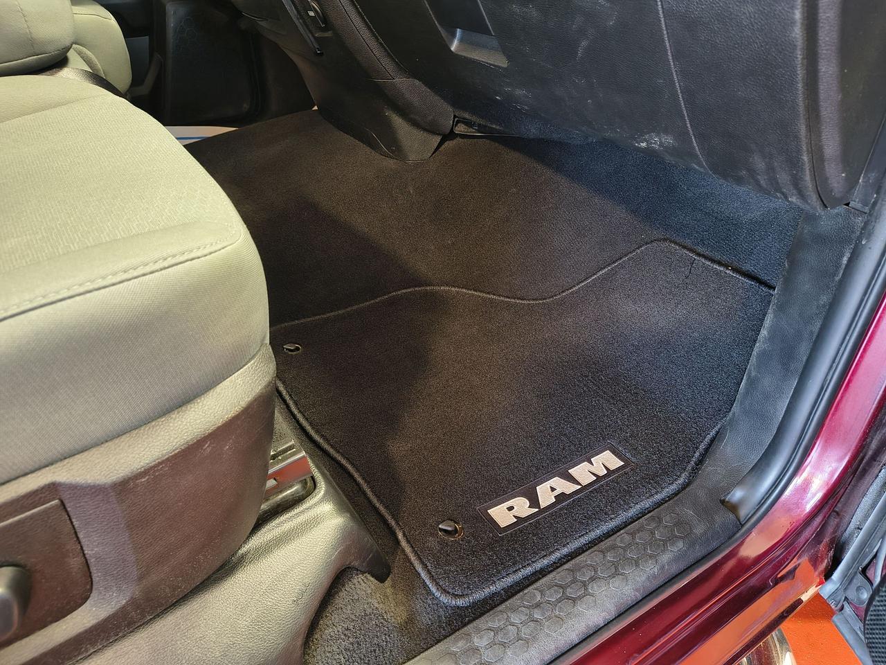 2017 RAM 1500 SLT Photo