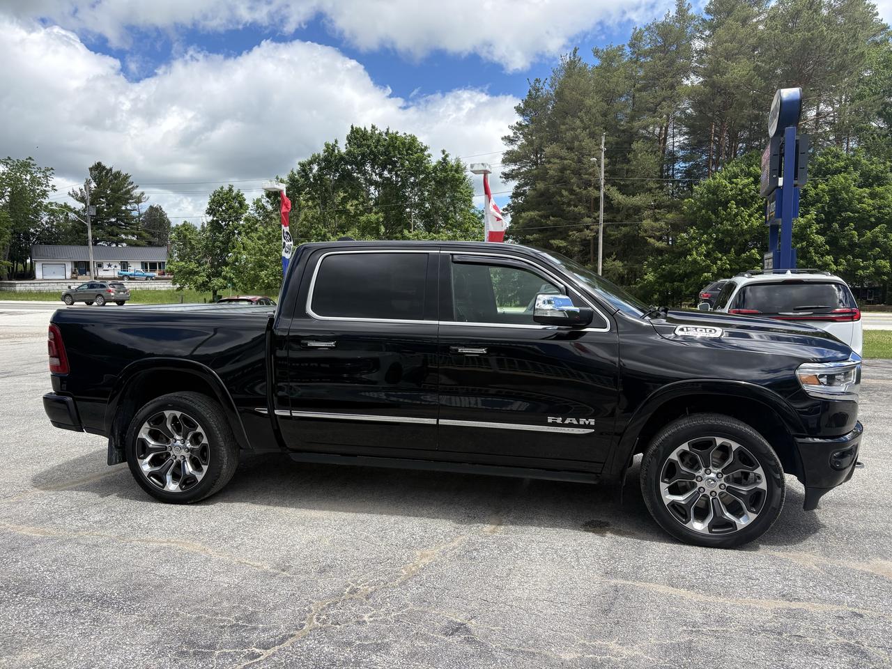 2019 RAM 1500 Limited 4x4 Crew Cab 5'7" Box Photo4