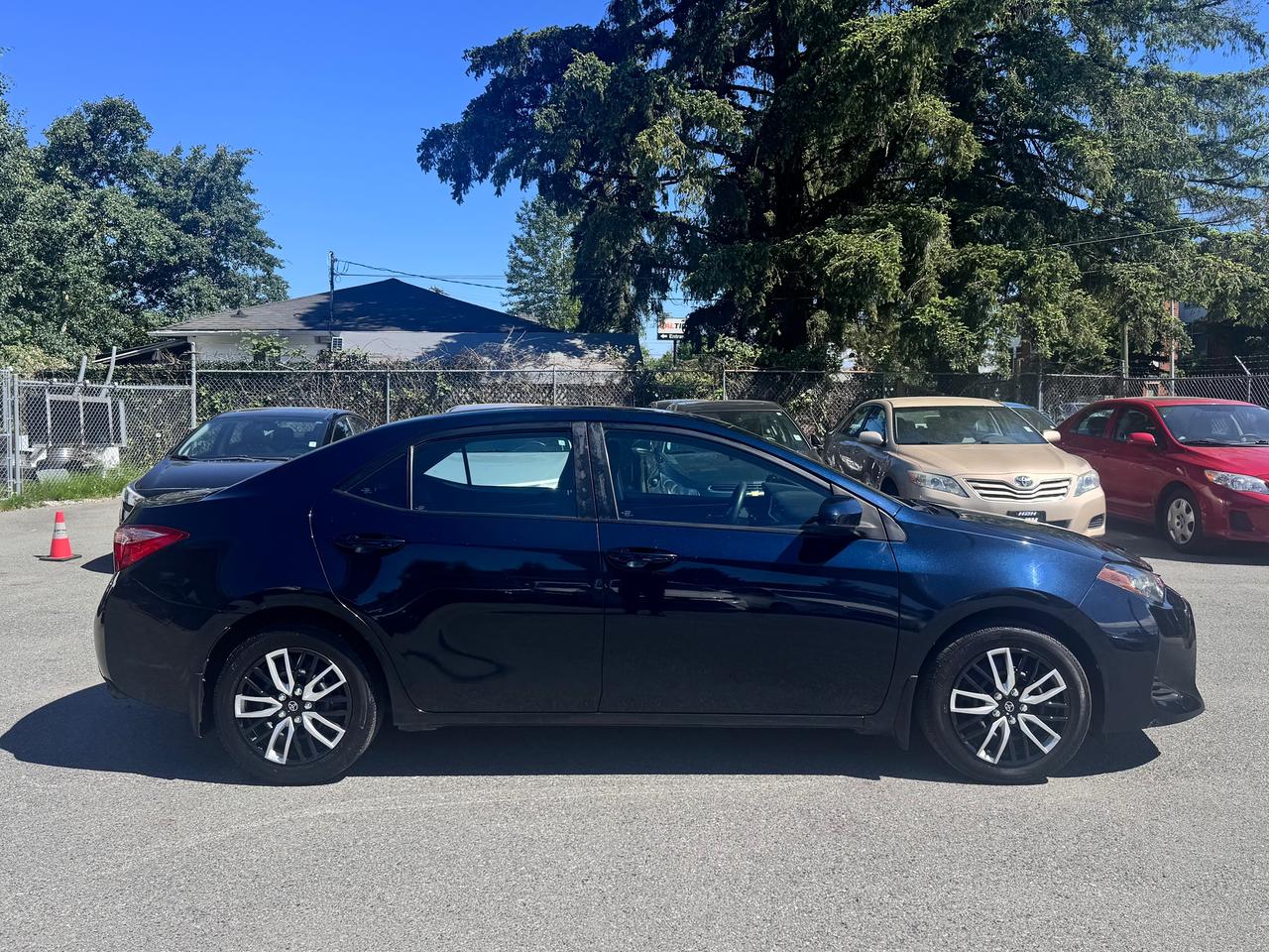 2019 Toyota Corolla FINANCING AVAILABLE Photo4