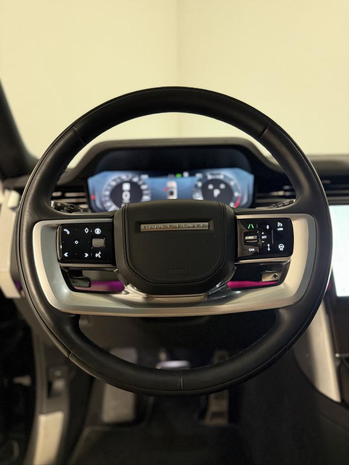 2024 Land Rover Range Rover SE Photo