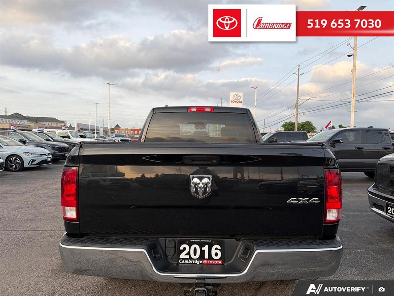 2016 RAM 1500 ST Photo4