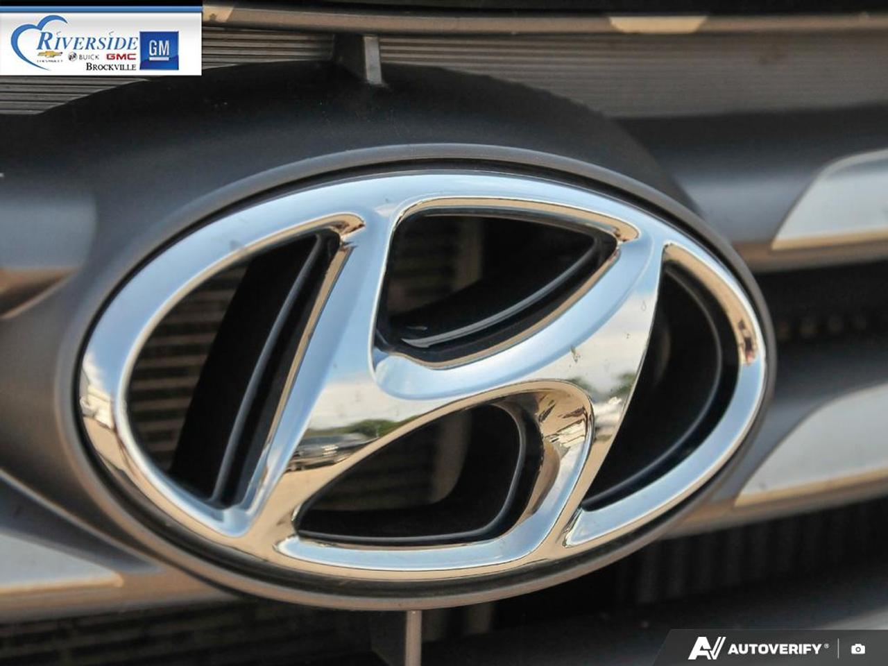 2018 Hyundai Santa Fe Sport 2.0T SE Photo