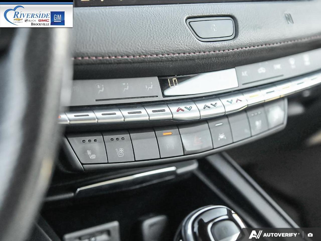 2020 Cadillac XT4 Sport Photo