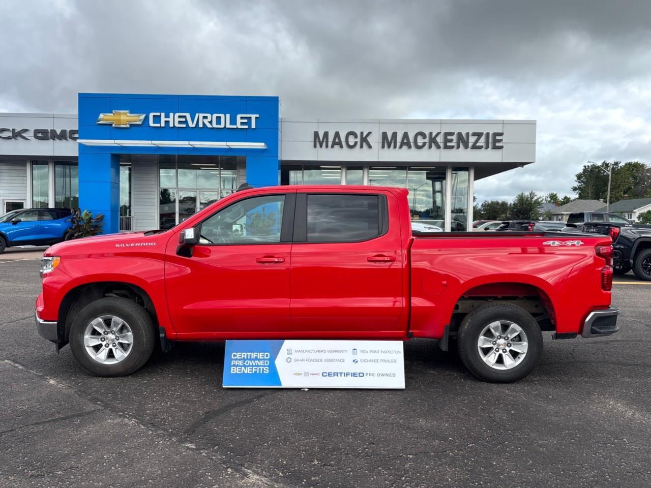 2025 Chevrolet Silverado 1500 LT Used 6 Passenger Crew Cab V8 4X4 Truck with Heated Font Outboard Seats, Heated Steering Wheel and a 13.4 Diagonal Touchscreen Radio with Wireless Apple CarPlay/Android Auto Photo