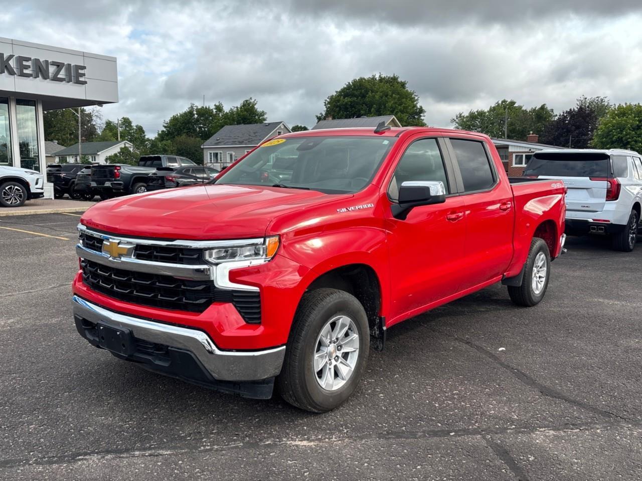 2025 Chevrolet Silverado 1500 LT Used 6 Passenger Crew Cab V8 4X4 Truck with Heated Font Outboard Seats, Heated Steering Wheel and a 13.4 Diagonal Touchscreen Radio with Wireless Apple CarPlay/Android Auto Photo