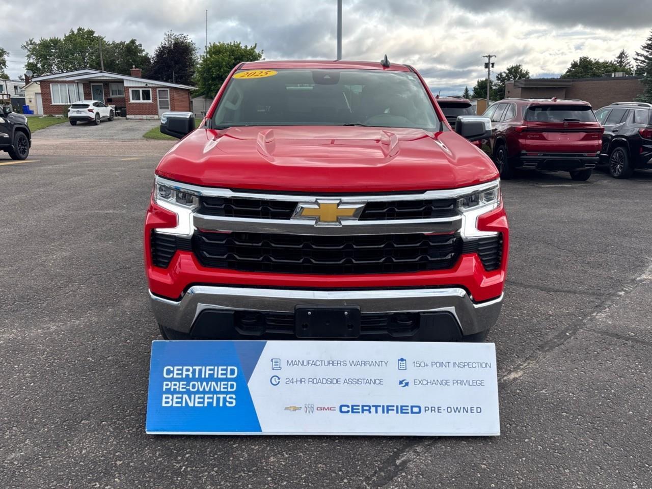 2025 Chevrolet Silverado 1500 LT Used 6 Passenger Crew Cab V8 4X4 Truck with Heated Font Outboard Seats, Heated Steering Wheel and a 13.4 Diagonal Touchscreen Radio with Wireless Apple CarPlay/Android Auto Photo