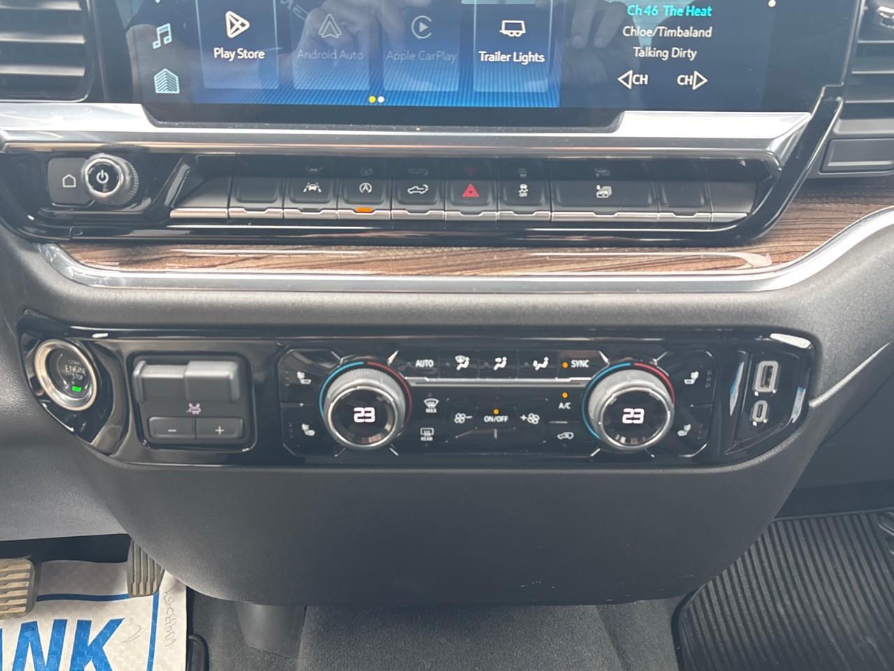2025 Chevrolet Silverado 1500 LT Used 6 Passenger Crew Cab V8 4X4 Truck with Heated Font Outboard Seats, Heated Steering Wheel and a 13.4 Diagonal Touchscreen Radio with Wireless Apple CarPlay/Android Auto Photo