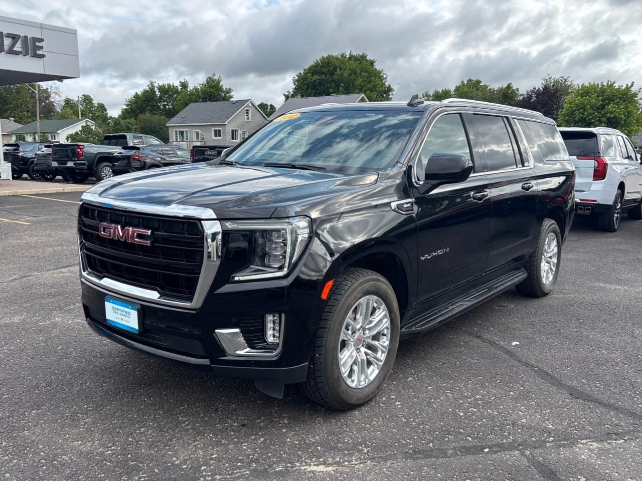 2024 GMC Yukon XL SLE Used 8 Passenger V8 AWD Full Size SUV 4X4 with a 10.2 Diagonal Touchscreen Radio with Google Built-In and Wireless Apple CarPlay and Android Auto Photo4