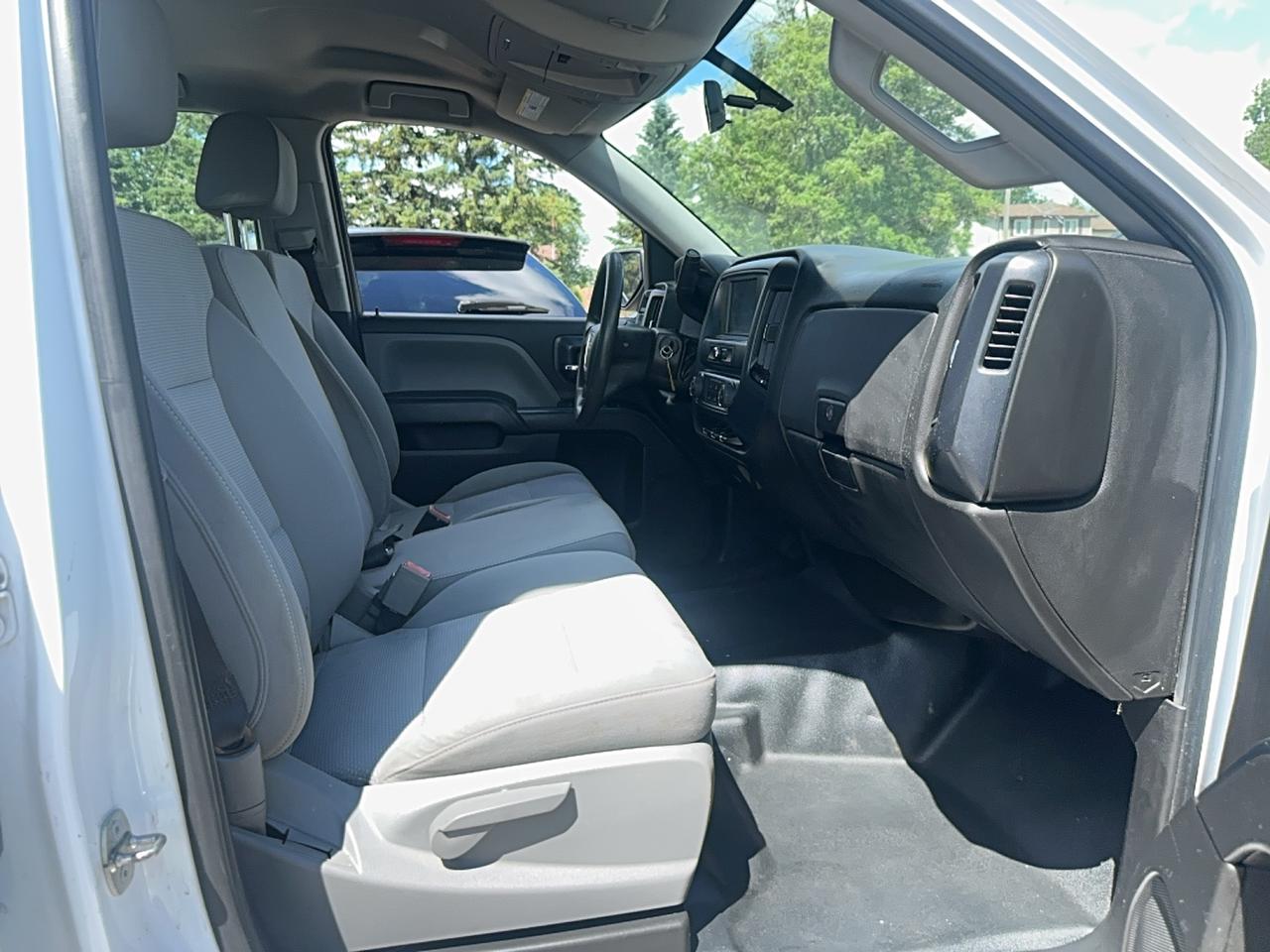 2018 GMC Sierra 1500 WT Photo4