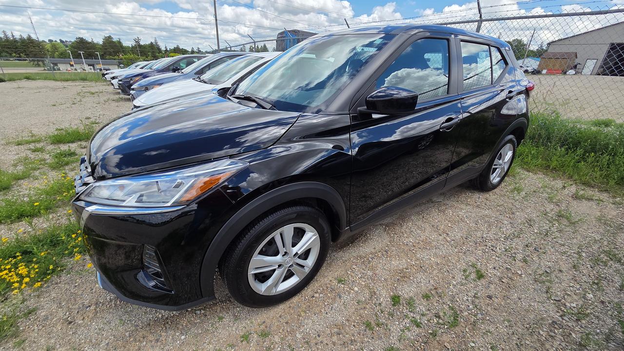 2025 Nissan Kicks S Photo0