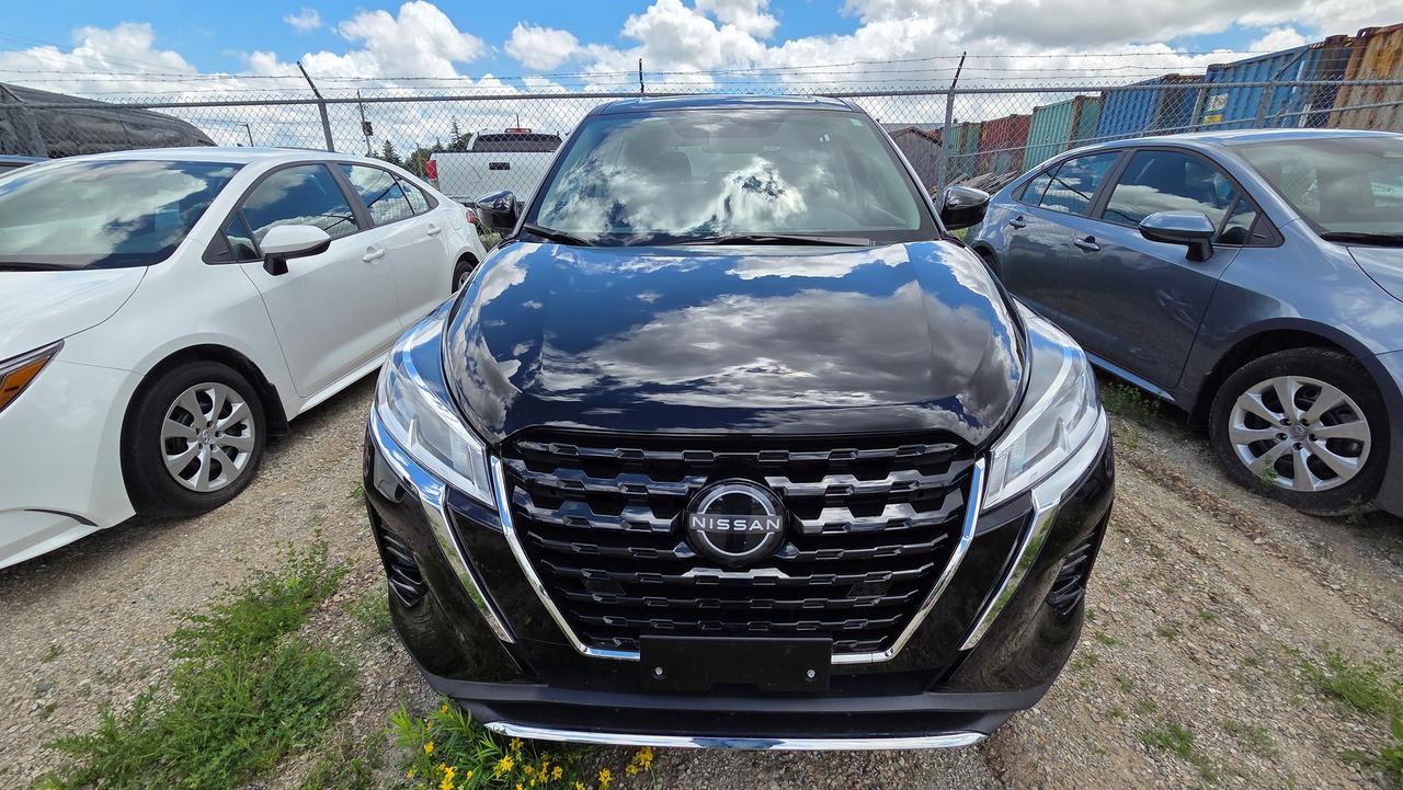 2025 Nissan Kicks S Photo