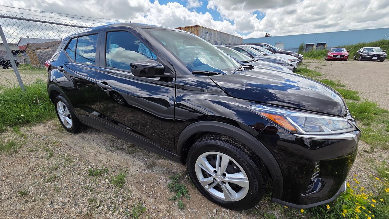 2025 Nissan Kicks S Photo3