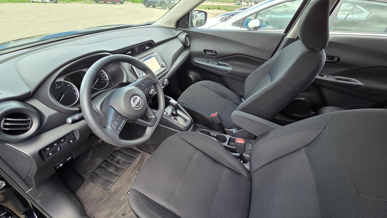 2025 Nissan Kicks S Photo