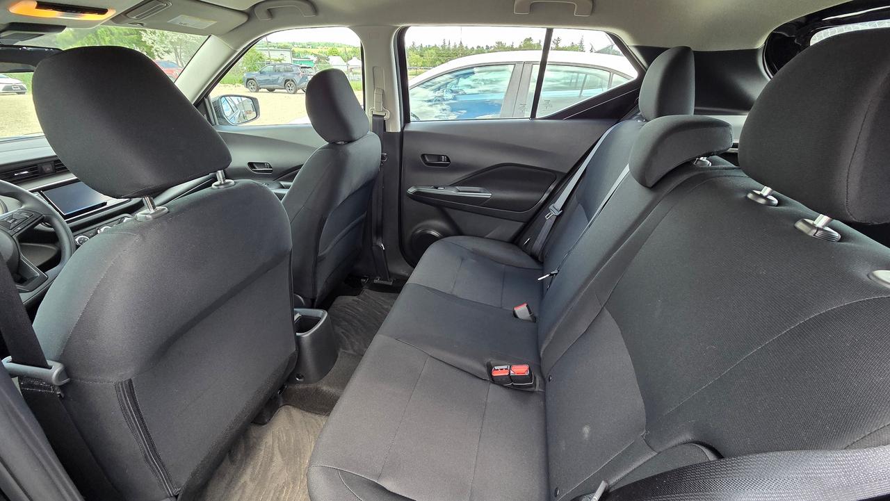 2025 Nissan Kicks S Photo