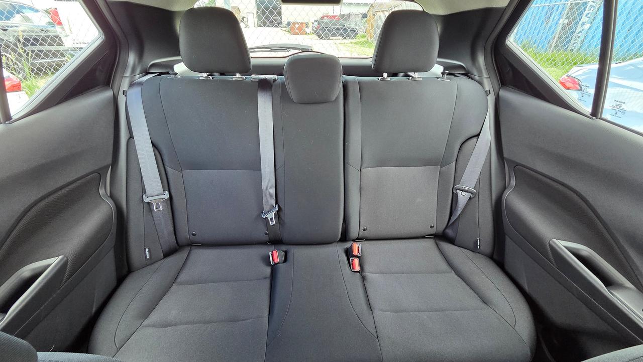 2025 Nissan Kicks S Photo