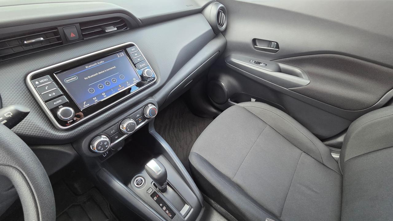 2025 Nissan Kicks S Photo