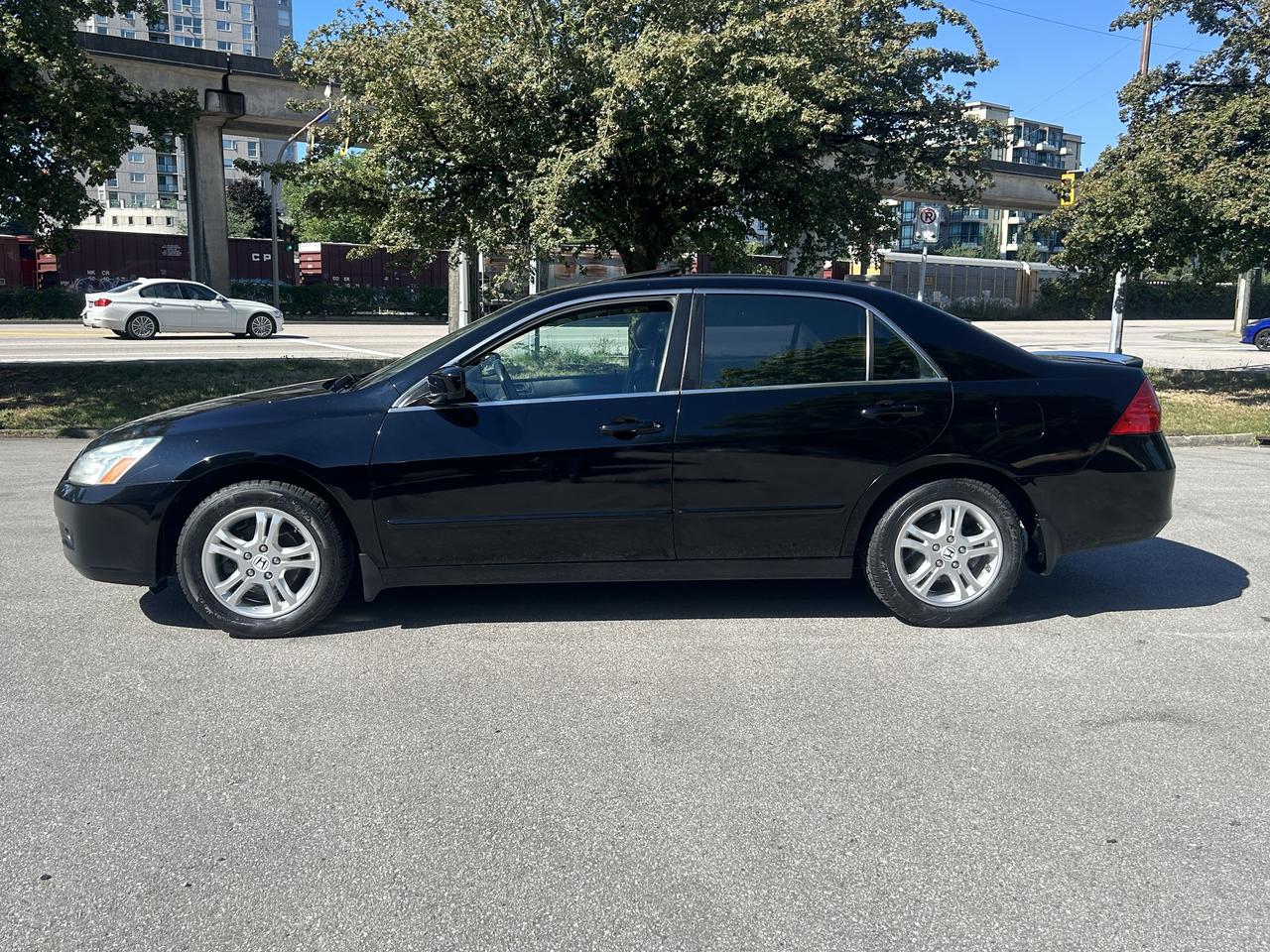 2007 Honda Accord SE - Photo #2