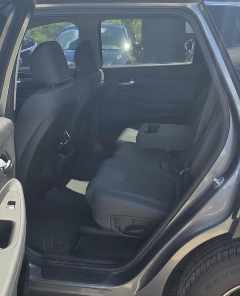 2019 Hyundai Santa Fe PREFERRED / NO ACCIDENTS / ONE OWNER / AWD Photo4
