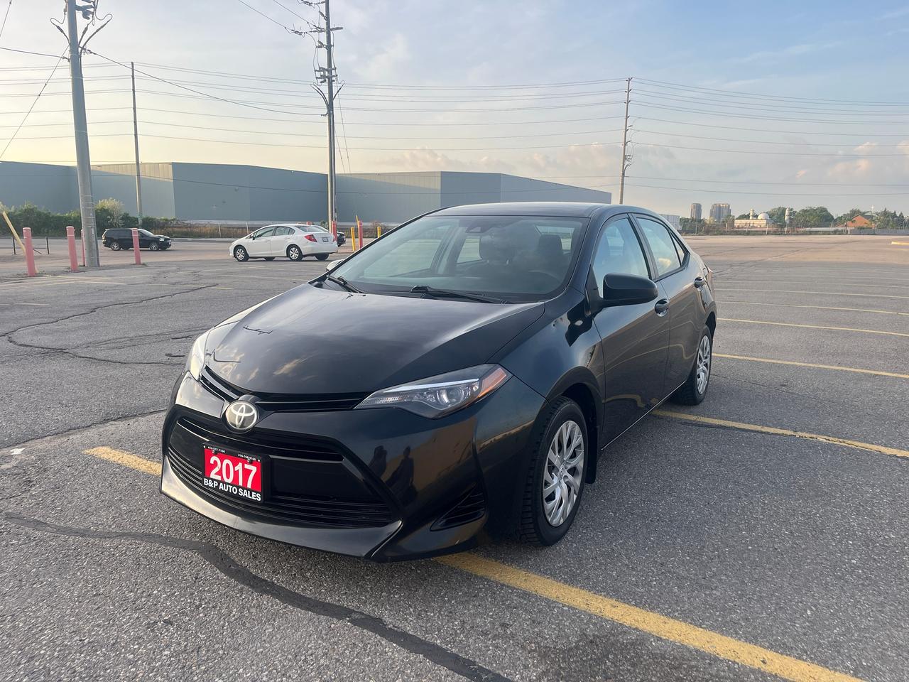 2017 Toyota Corolla 4dr Sdn CVT LE Photo0