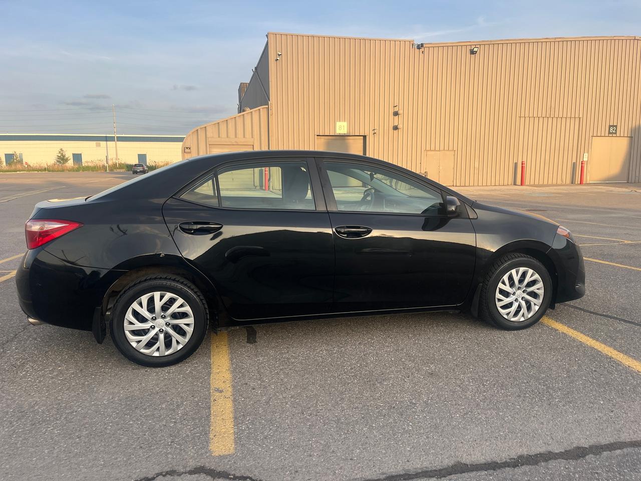 2017 Toyota Corolla 4dr Sdn CVT LE Photo