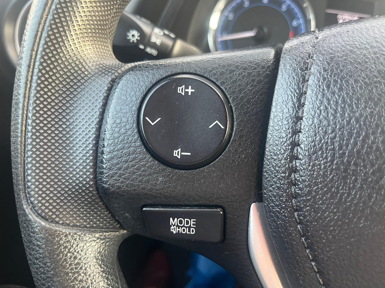 2017 Toyota Corolla 4dr Sdn CVT LE Photo