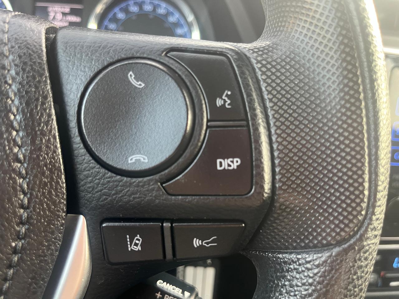 2017 Toyota Corolla 4dr Sdn CVT LE Photo
