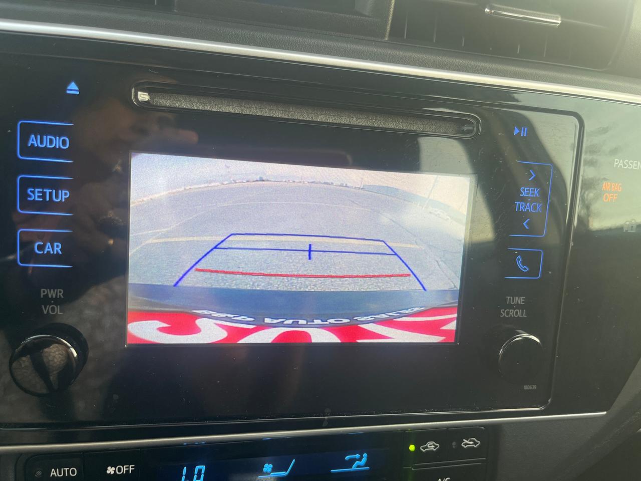 2017 Toyota Corolla 4dr Sdn CVT LE Photo