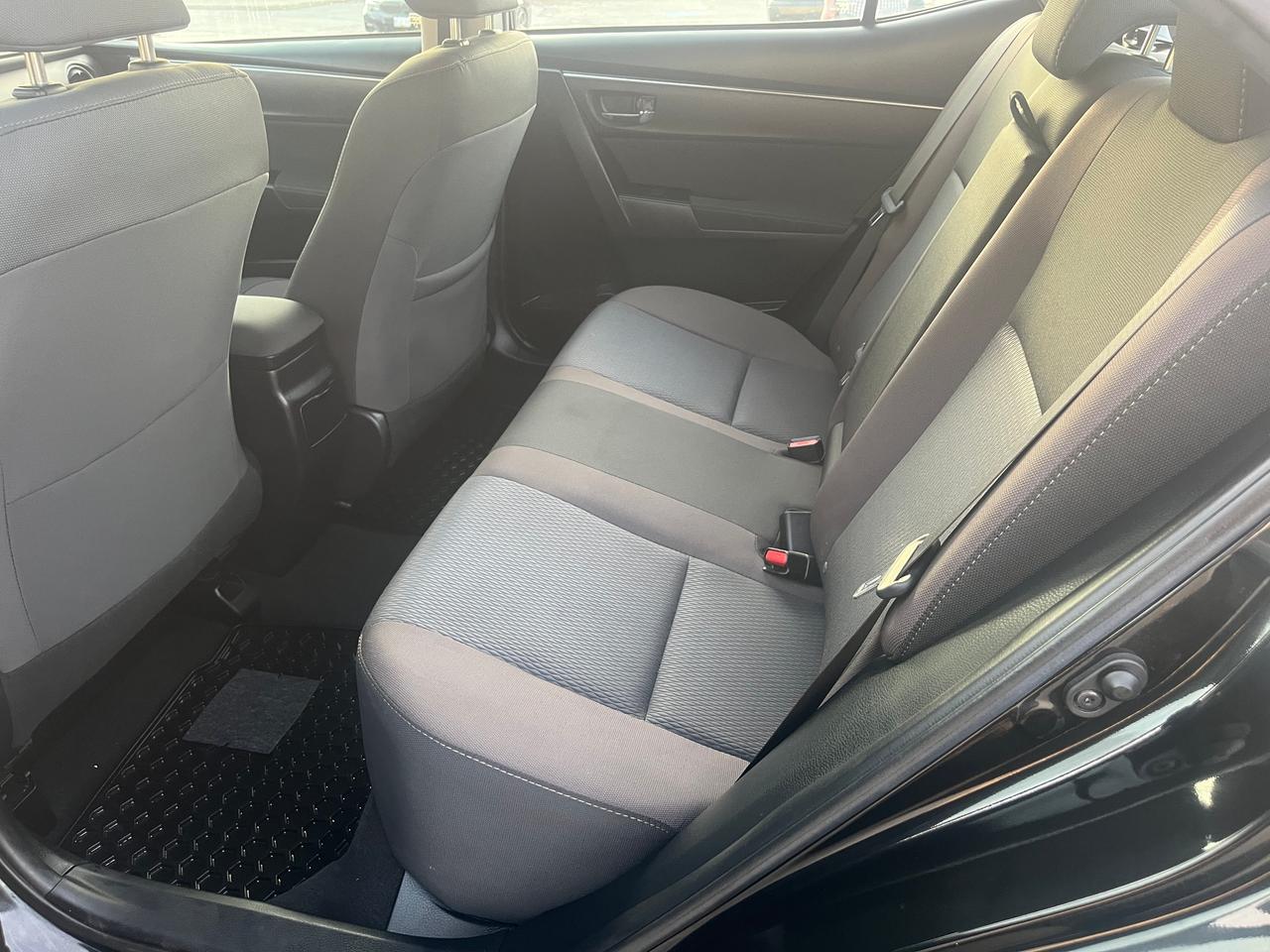 2017 Toyota Corolla 4dr Sdn CVT LE Photo