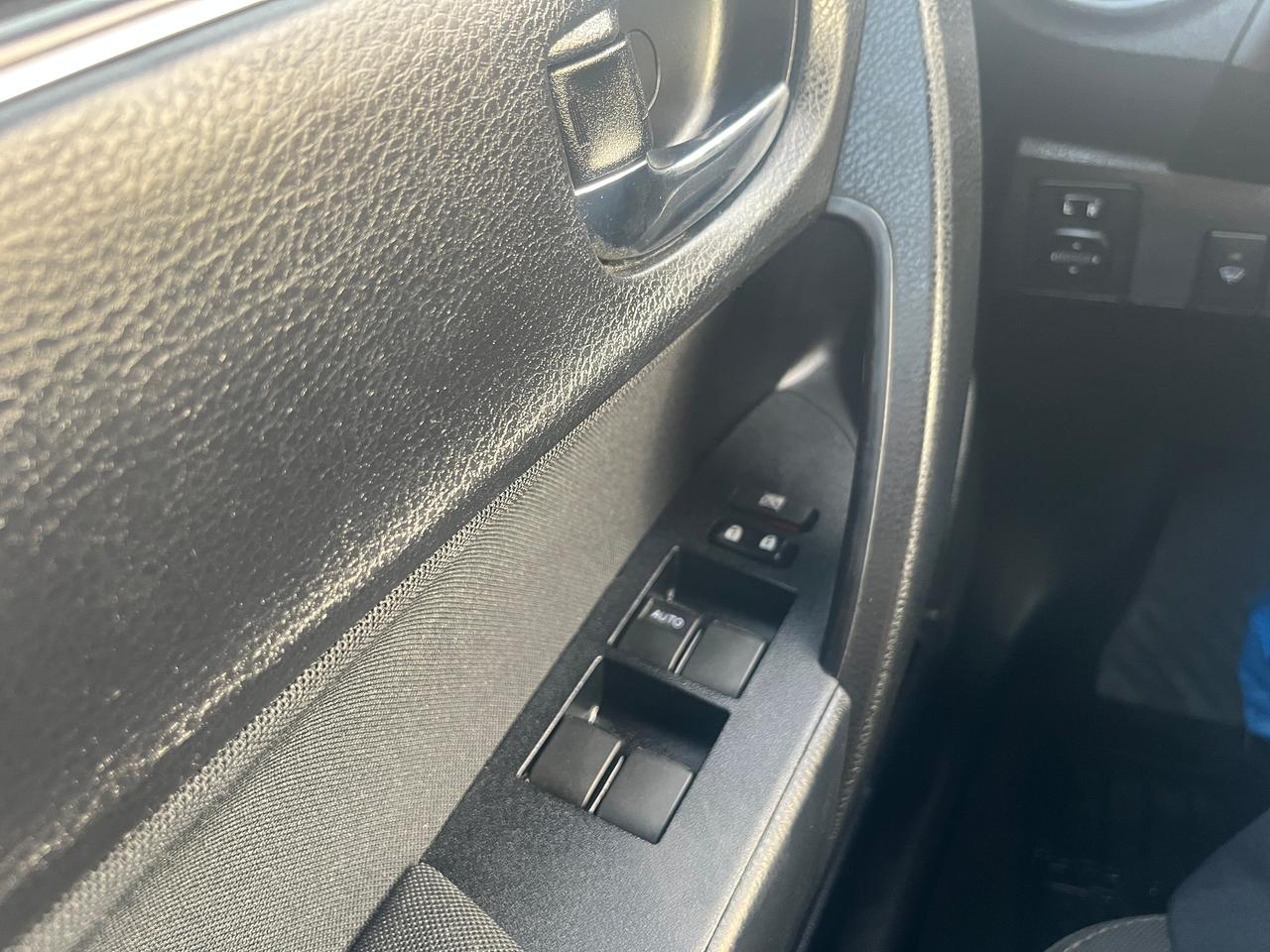 2017 Toyota Corolla 4dr Sdn CVT LE Photo