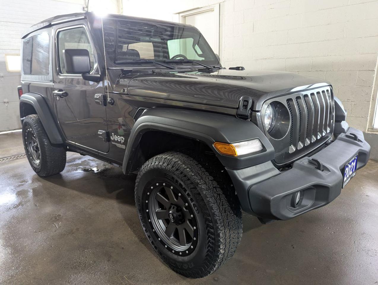 2021 Jeep Wrangler Sport WITH 3.6L V6 ENGINE/OFF ROAD RATED!! Photo2