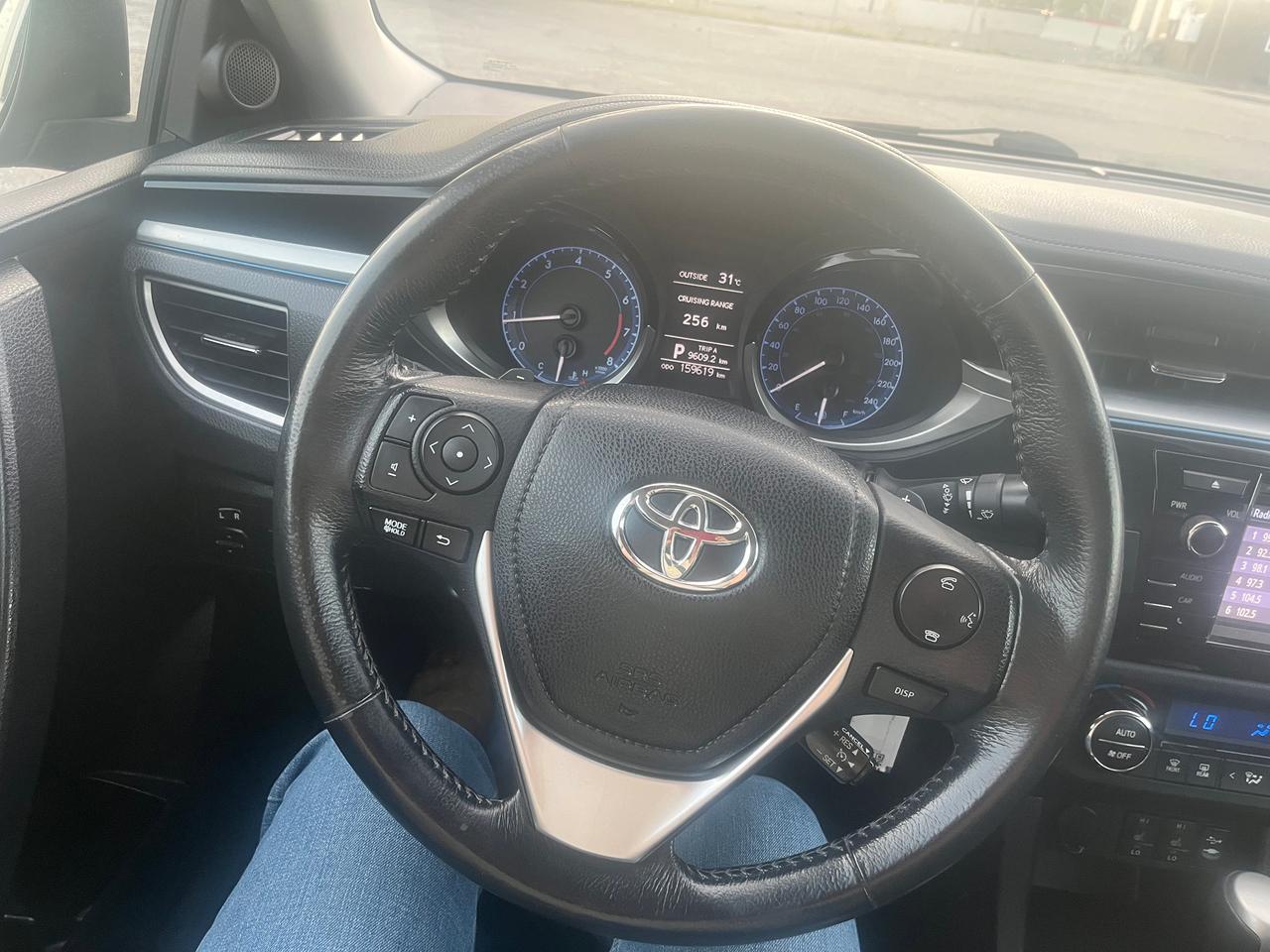 2015 Toyota Corolla 4dr Sdn CVT S Photo
