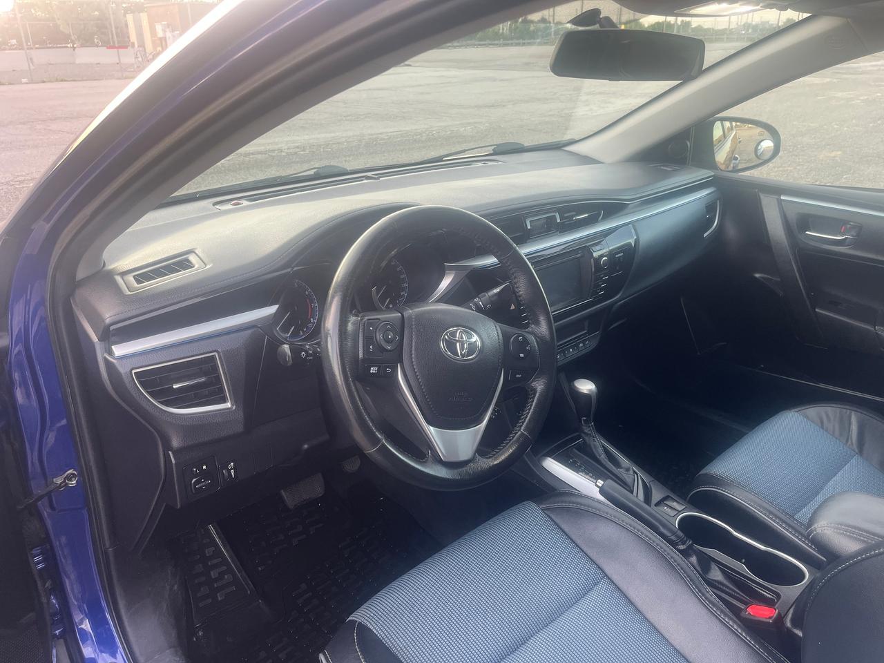 2015 Toyota Corolla 4dr Sdn CVT S Photo