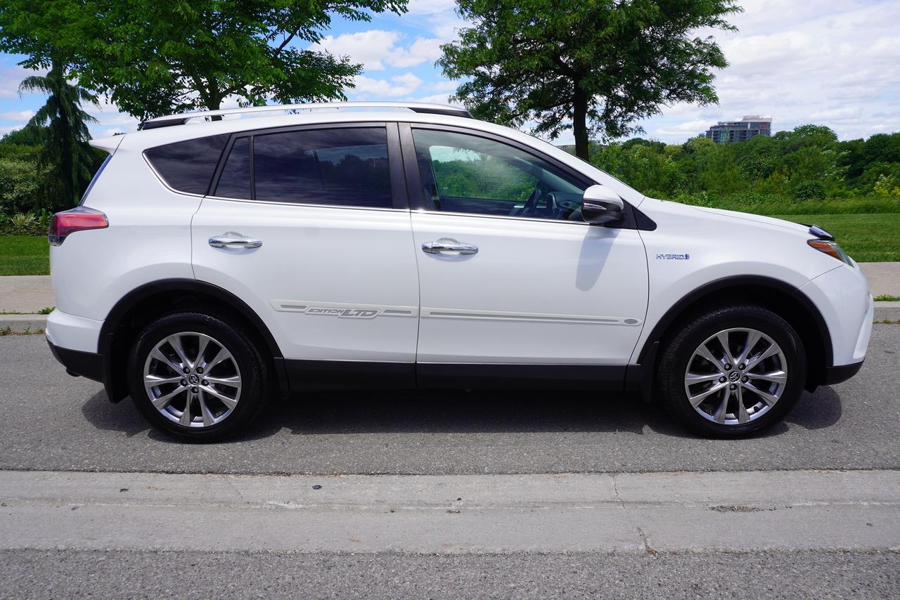 2016 Toyota RAV4 LIMITED / ACCIDENT FREE / ONE OWNER / LIKE NEW! Photo