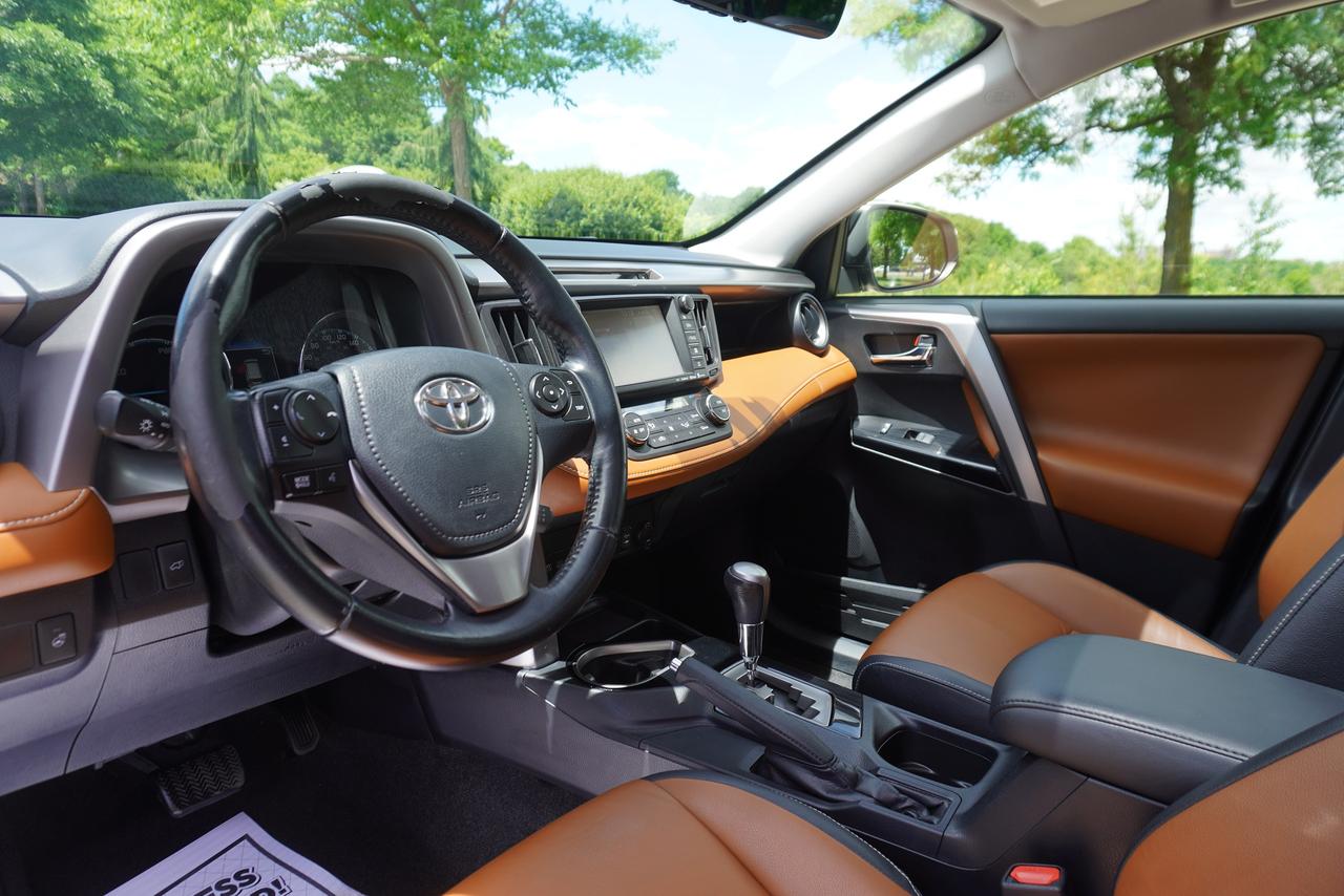 2016 Toyota RAV4 LIMITED / ACCIDENT FREE / ONE OWNER / LIKE NEW! Photo
