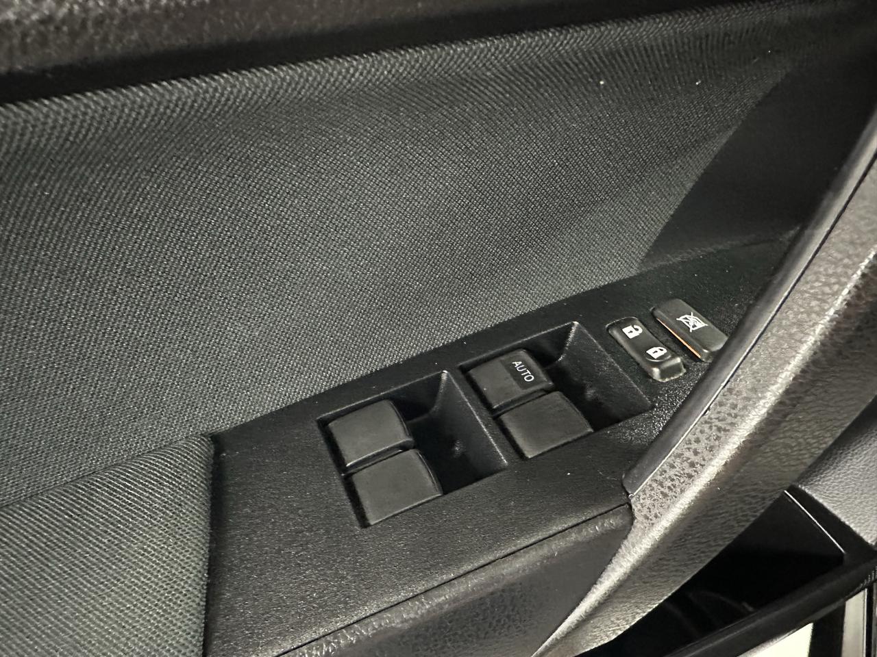 2018 Toyota Corolla LE Photo28