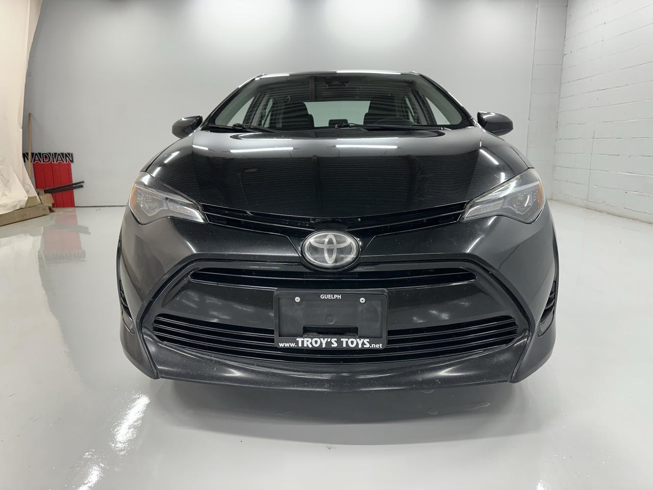 2018 Toyota Corolla LE Photo2