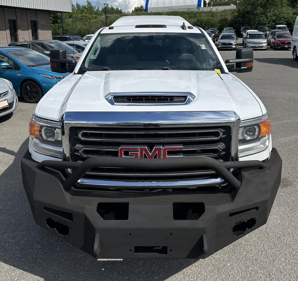 2017 GMC Sierra 3500  Photo2