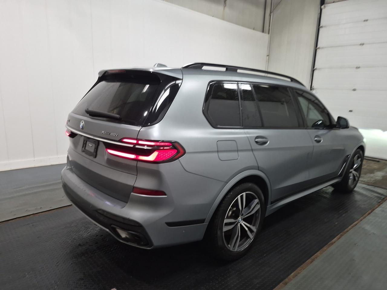 2023 BMW X7 xDrive40i M SPORT | 7 PASS | CLEAN CARFAX | HUD | Photo