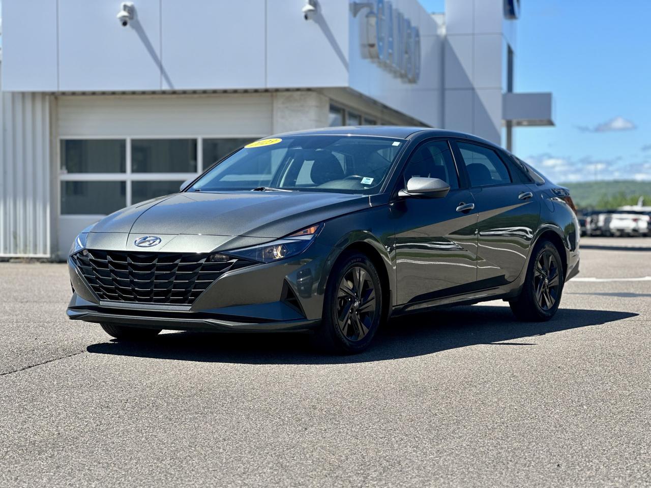 2023 Hyundai Elantra PREFERRED W/HEATED SEATS/HEATED WHEEL Photo2