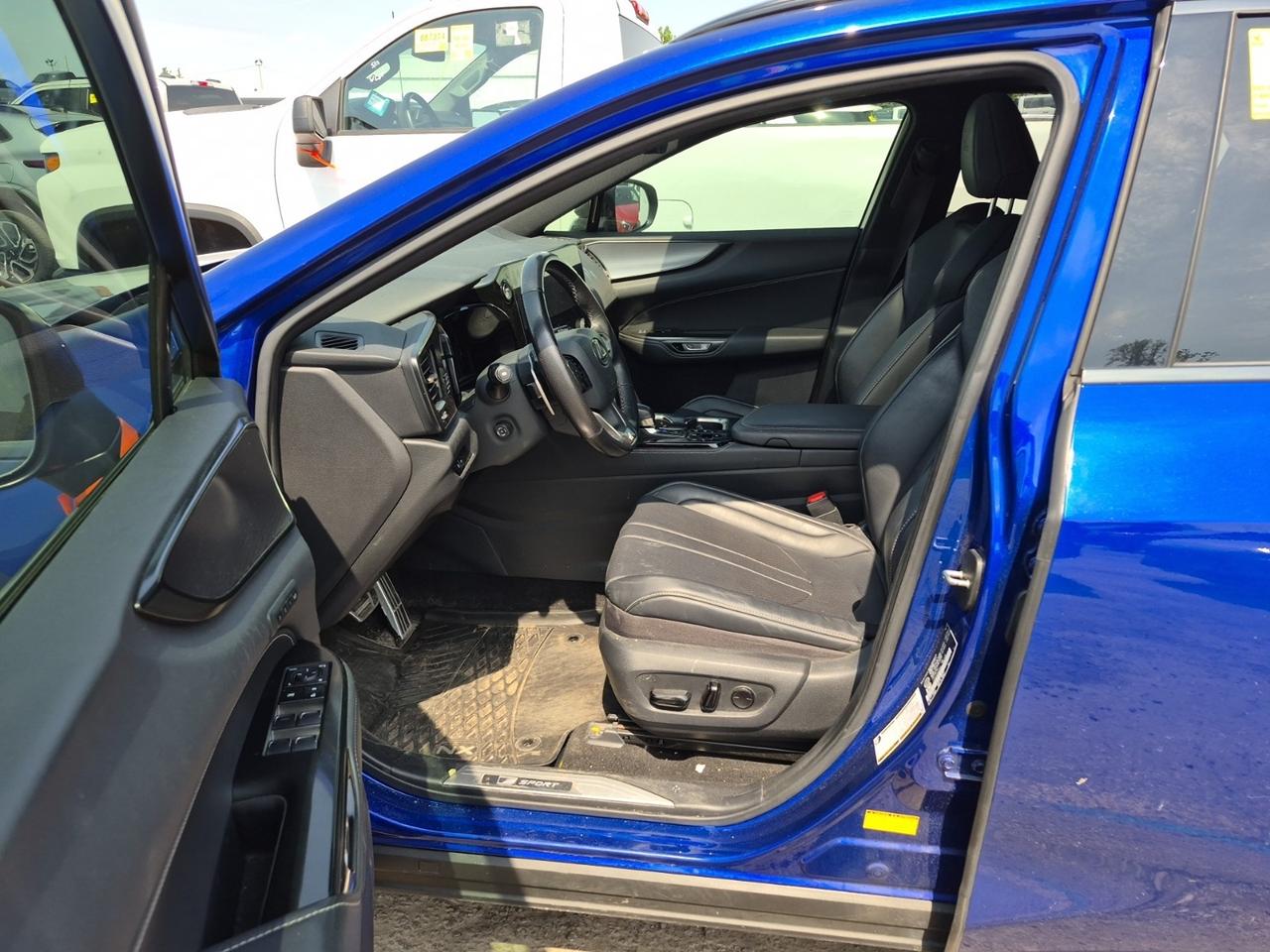 2022 Lexus NX NX 450h+ AWD |ONE OWNER | SUNROOF | COOLED SEATS | Photo2
