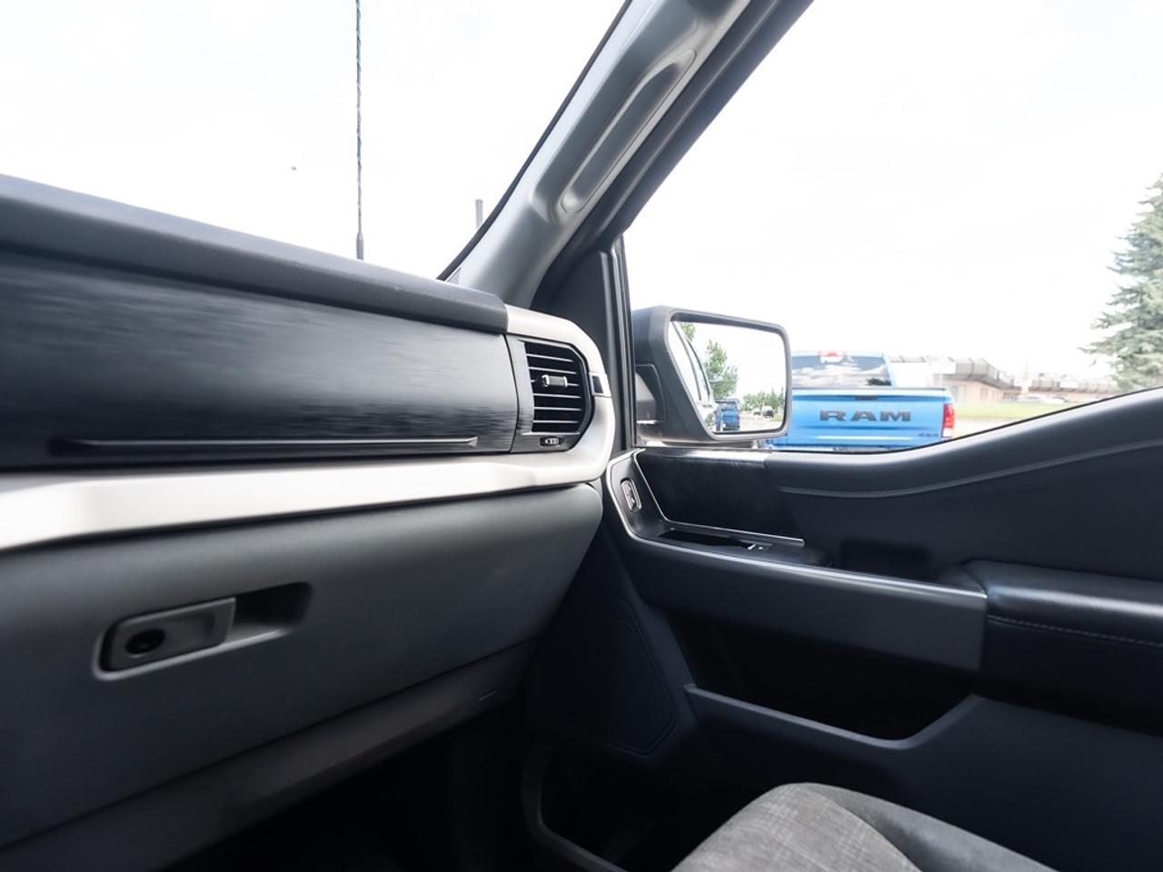2021 Ford F-150 XLT Photo12
