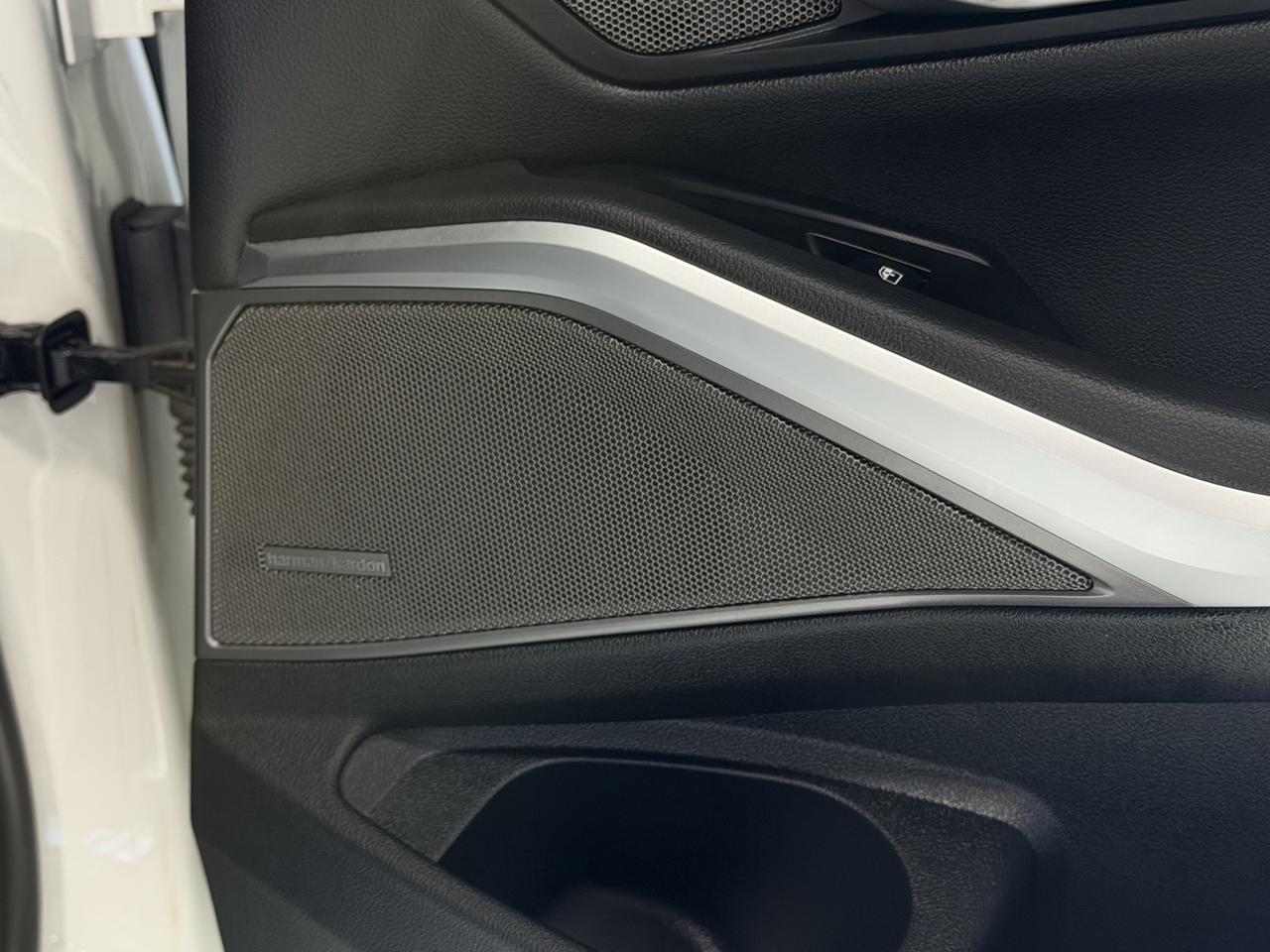 2019 BMW 3 Series 330i xDrive M-Sport, No Accident, Navi, Backup Photo