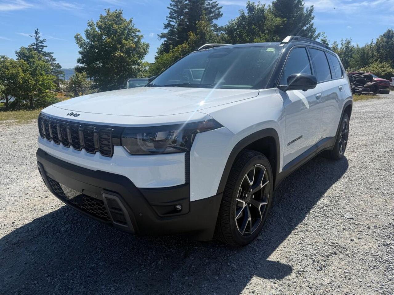 2026 Jeep Cherokee OVERLAND Photo5