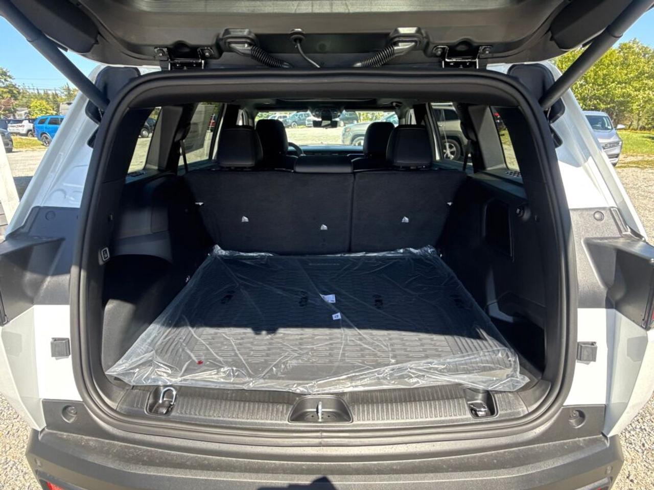 2026 Jeep Cherokee OVERLAND Photo