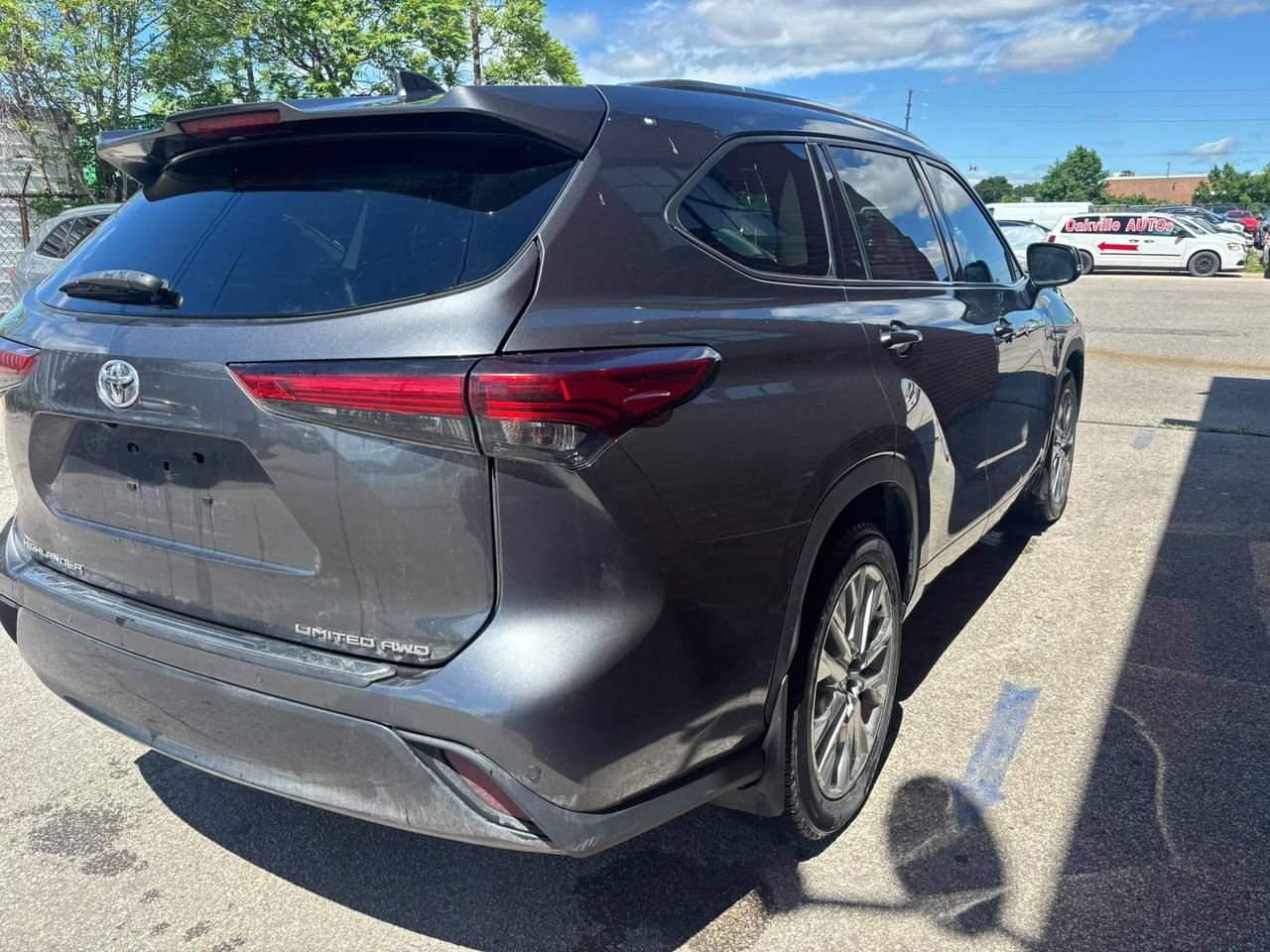 2020 Toyota Highlander LIMITED AWD Photo2