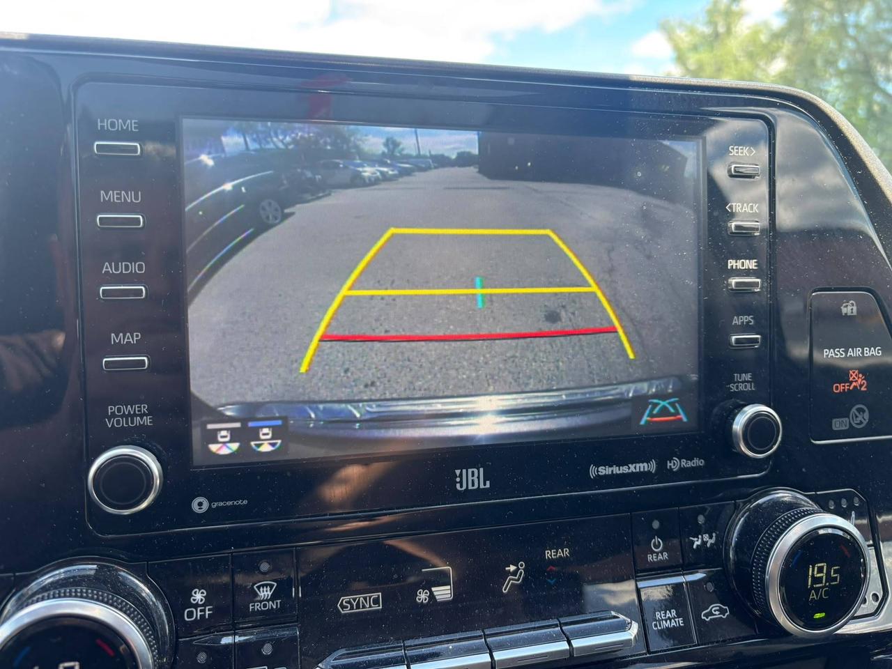 2020 Toyota Highlander LIMITED AWD Photo