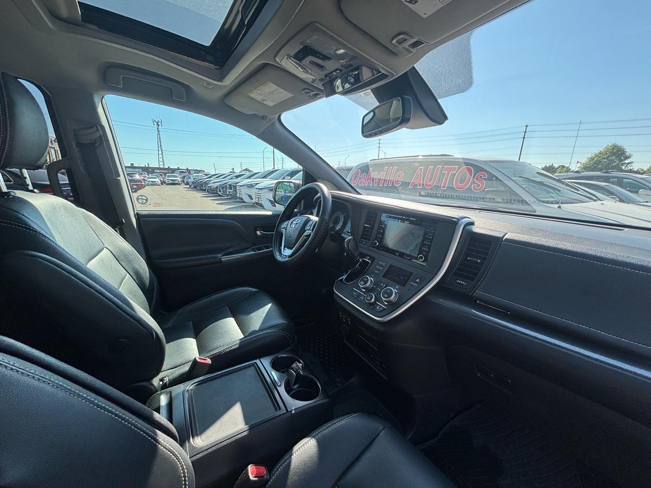 2020 Toyota Sienna SE 7-Passenger AWD Photo