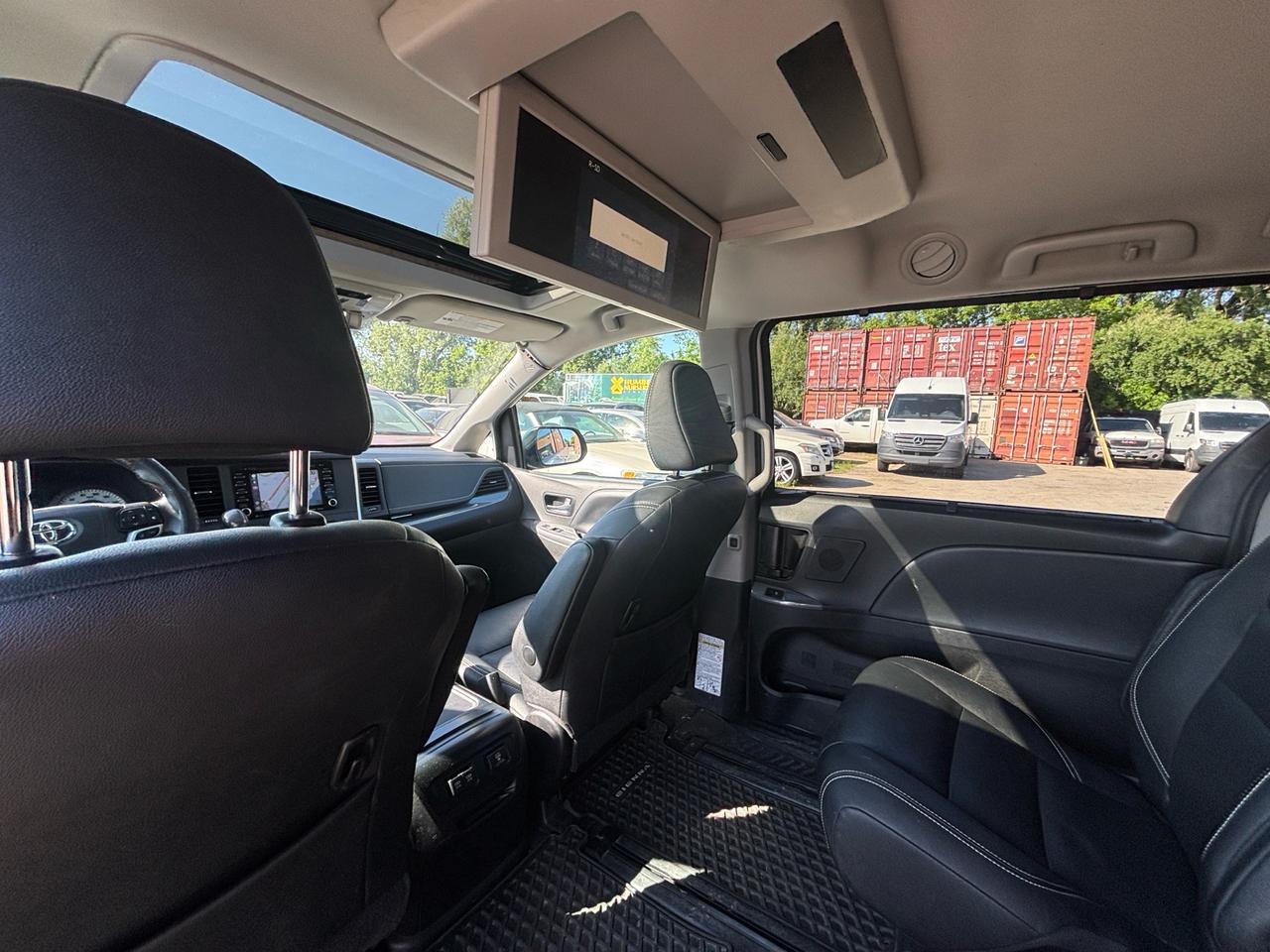 2020 Toyota Sienna SE 7-Passenger AWD Photo