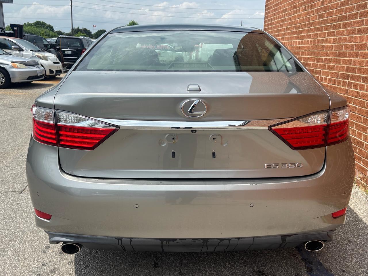 2015 Lexus ES 350 4dr Sdn Photo4